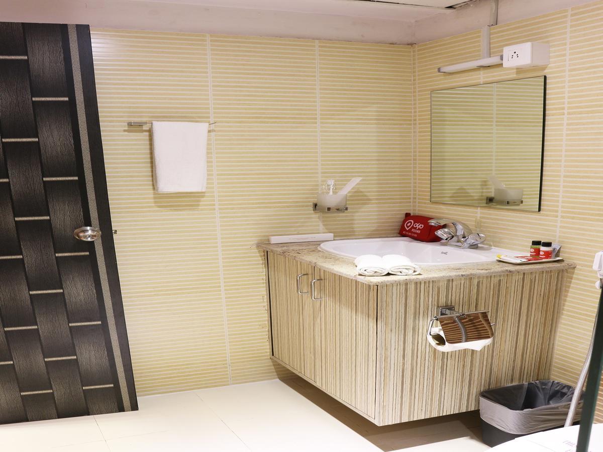 Oyo 662 Hotel Comfotel Calcutta Buitenkant foto