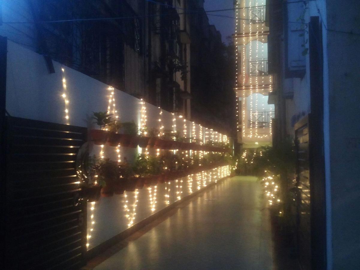 Oyo 662 Hotel Comfotel Calcutta Buitenkant foto